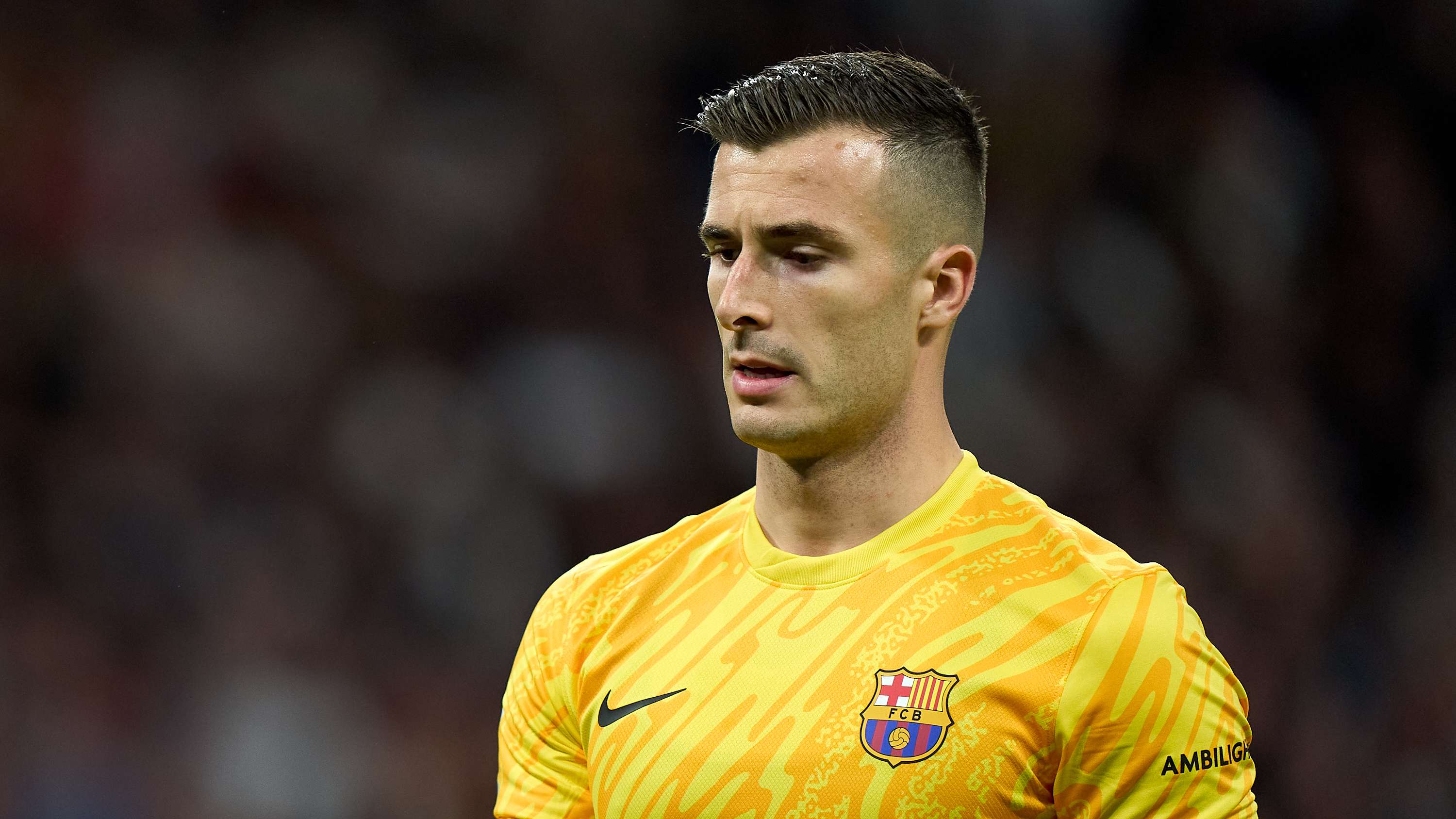 展现出不可 展现出不可